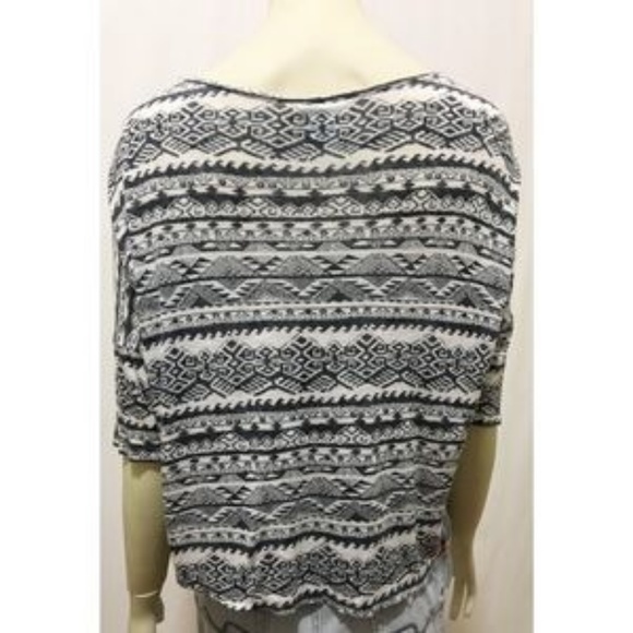 H.I.P. Large Black and White Aztec Print Crop Top - Picture 7 of 8